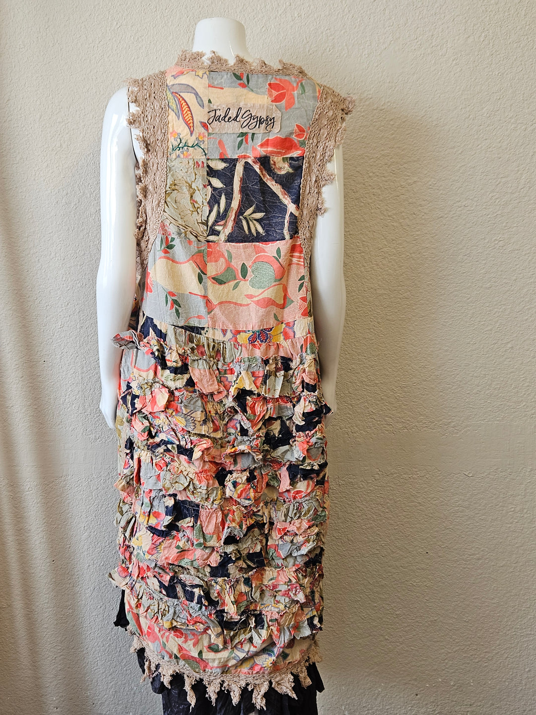Jaded Gypsy Ruffle High-Lo Floral Top | Katze Boutique